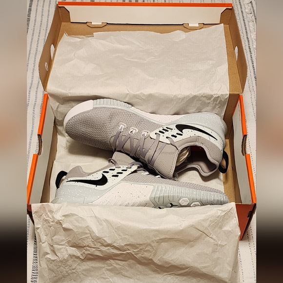 Nike Free Metcon Athletic Sneaker - Picture 6 of 8